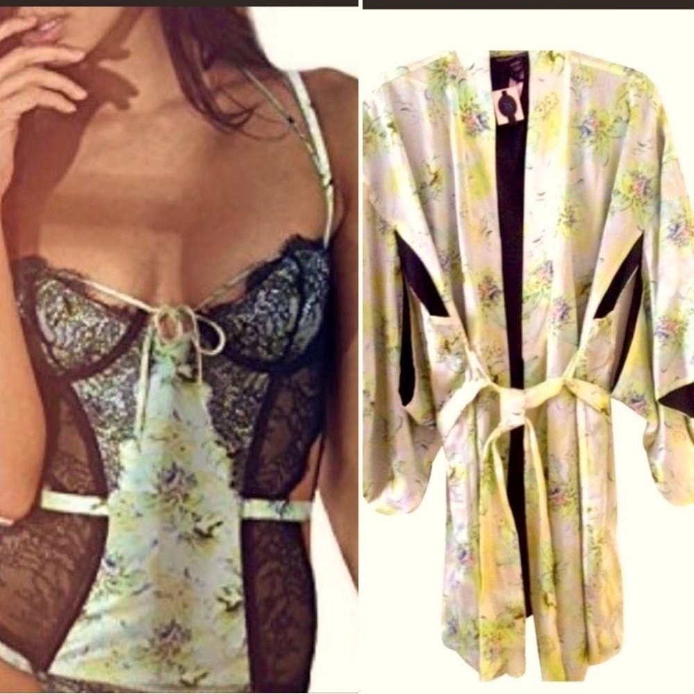 2 Piece Matching Set: Xs/S Robe +‎ 34B Corset Floral Lace SILK Fantasy Island